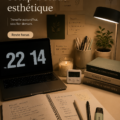Un bureau esthétique avec des éléments décoratifs inspirants pour étudier