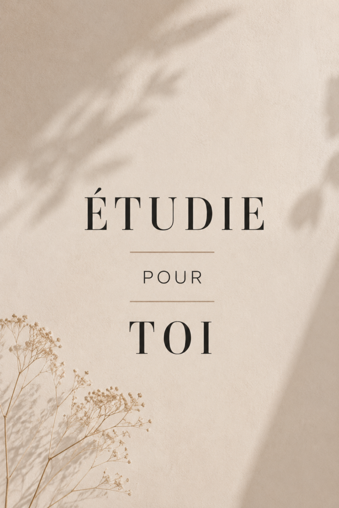Un étudiant utilisant des outils d'étude intelligents pour travailler sur son ordinateur