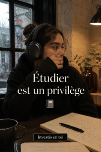 Un étudiant concentré sur ses études entouré de livres, illustrant le privilège d'apprendre.