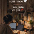 Jeune étudiante concentrée, prenant des notes sur son ordinateur pour mieux s'organiser.