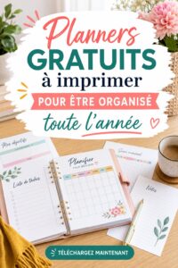 Image d'un planner imprimé, idéal pour l'organisation étudiante, sur un bureau avec des fournitures scolaires.