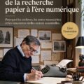 Étudiant effectuant des recherches dans une bibliothèque, illustrant l'importance de la recherche analogique.